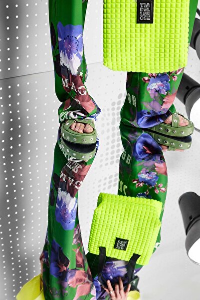 VDR صندل روكر باللون الأخضر