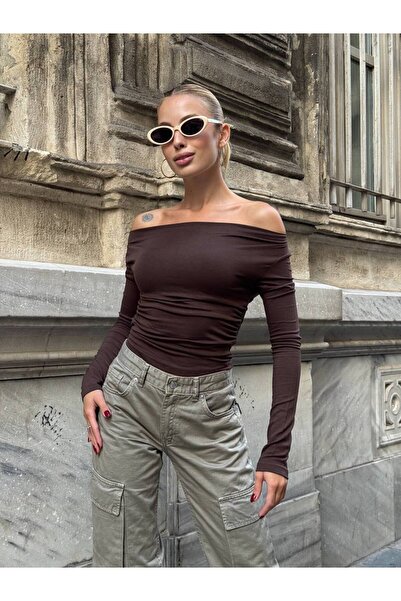 sportiness Asymmetrical Off-Shoulder Blouse