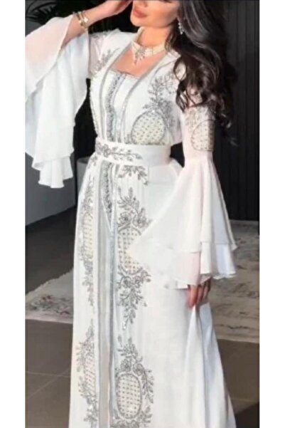 Mira A soft and beautiful evening dress made of georgette taffeta with added computer embroidery.