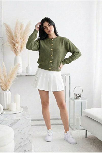 Alşatu Butik Kalpli gold detaylı düğmeli standart beden triko hırka