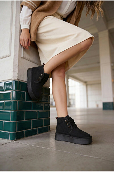 LUNA SHOES Дамски черни суедни ботуши с дебела подметка и връзки