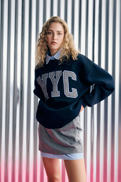 Quzu Shirt Collar Embroidery Detailed Oversize Sweatshirt Navy Blue