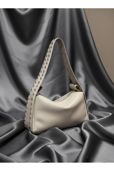 Çanta Trend Μαλακή γυναικεία τσάντα με λεπτομέρεια εφέ δέρματος αγκράφες