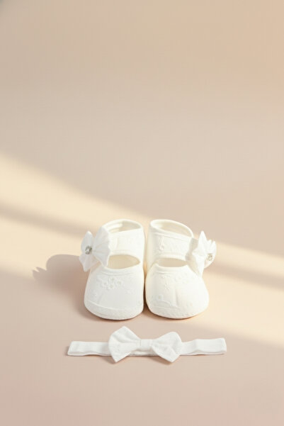 Genel Markalar Ekru Organik Dantel Fiyonk Bandanalı Yenidoğan Patik