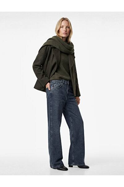 Koton Palton scurt cu mâneci lungi, cu buzunare, cu cu două rânduri de nastur...