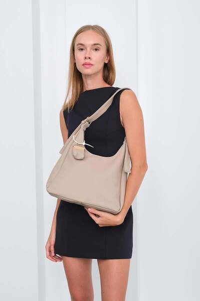 Shule Bags Guts Charmlı Salaş Omuz Çantası Bej