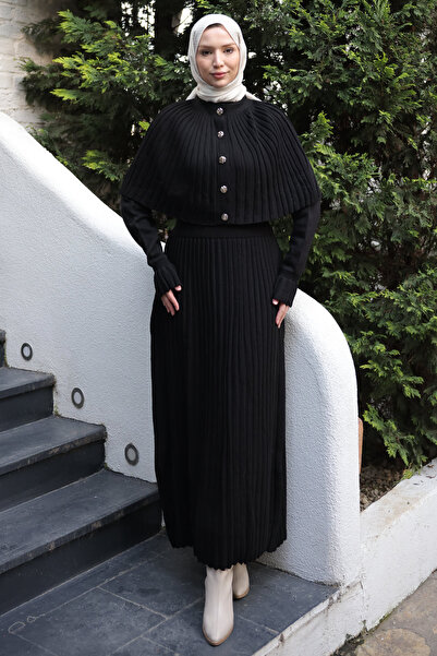 İmajButik Μαύρο μακρύ πλεκτό φόρεμα με λεπτομέρεια κάπας