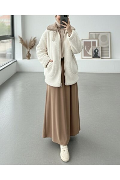 Modamorfo معطف من القطيفة بتفاصيل جاكار على الياقة وجيب مبطن - لون بيج