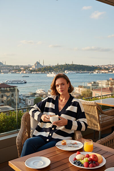 Lela Regular Fit Striped V-Neck Buttoned Soft Acrylic Cardigan Cardigan 4615188