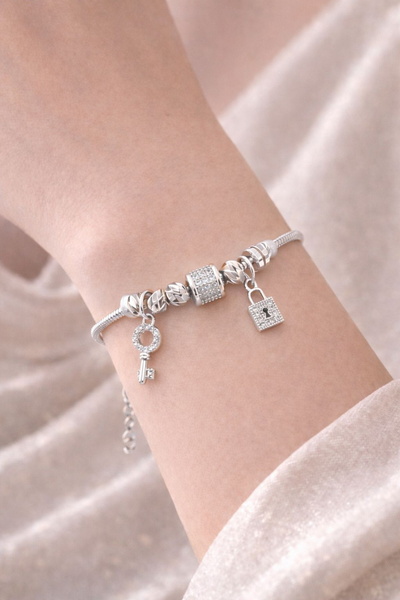 DEMOKAN سوار نسائي دوريكا قفل مفتاح الزركون التفاصيل دوريكا سوار غير مشوه