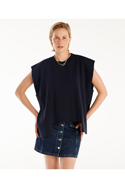 Yargıcı Panel Detaylı Triko Yelek