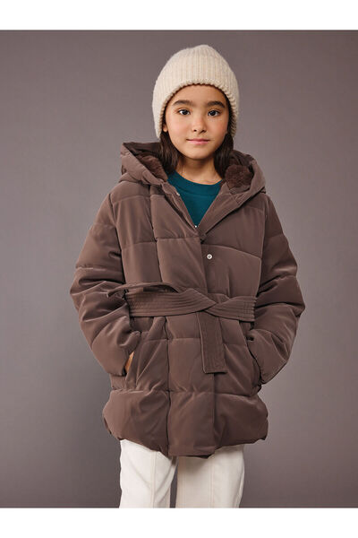 LC Waikiki Peak Yeni Sezon Kapüşonlu Kız Çocuk Kaban