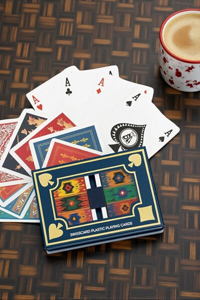 muibazaar البطاقة السويسرية المزخرفة بنمط السجادة، بطانة بلاستيكية مضادة للخدش وغير قابلة للكسر وقابلة للتنظيف، ورق ألعاب السجادة