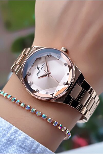 Daniel Klein سوار ساعة نسائي من الفولاذ باللون الذهبي الوردي مع هدية