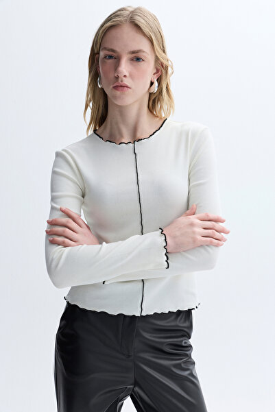 Mudo Fitted Sweater with Stitching Details