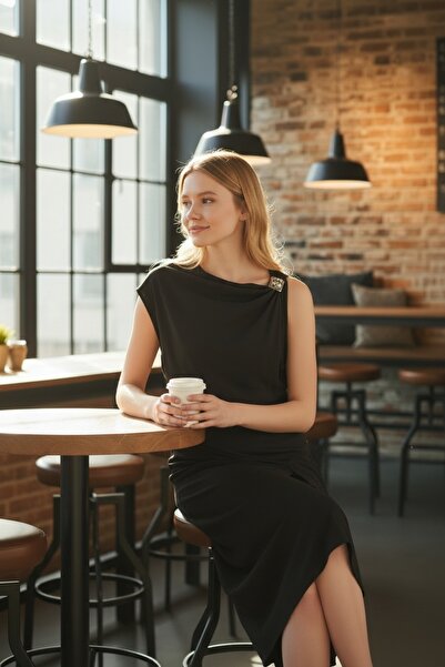 BUSEM Omzu Buckle Detailed Midi Length Stretchy Dress