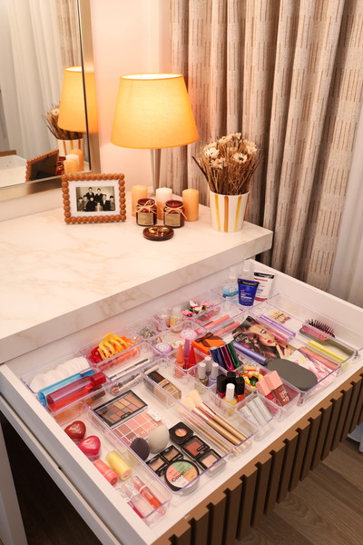 color house مجموعة من 25 منظم أدراج شفاف، منظم مكياج ومجوهرات (بلاستيك صلب)