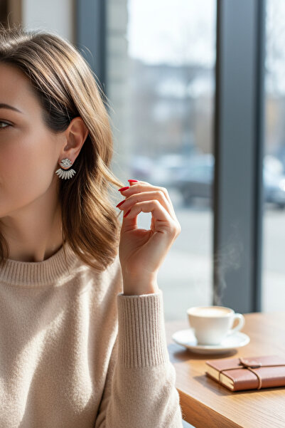 Alyas Aksesuar أقراط بتصميم مفصل للعين باللون الفضي من سلسلة VIP