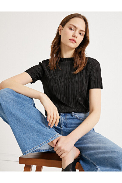 Koton Γυναικείο μεταλλικό μπλουζάκι με ψηλό γιακά