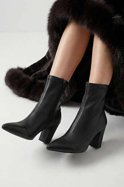 Savves حذاء بكعب متوسط ومقدمة مدببة من الجلد باللون الأسود