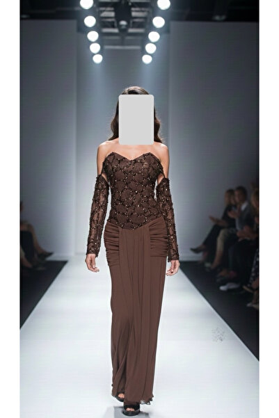 LUMY Coffee dress with shimmering details