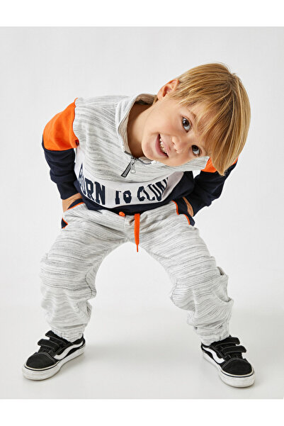 Koton سويت شيرت مطبوع بياقة سحاب من القطن