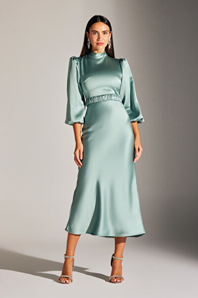 BETTY & SAM WODNA ZIELONA SUKIENKA BERTHE MAGIC Collar