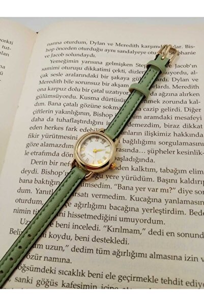 Brality ساعة يد نسائية مينيمال موديل فينتاج ريترو بسوار أخضر دائري وعلبة ذهبي...