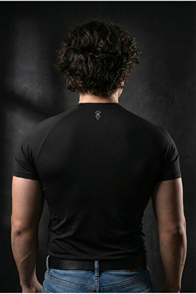 Liber Berserk - Compression Nefes Alan Ultra Esnek Yapı Fitness T-shirt (SİYAH)