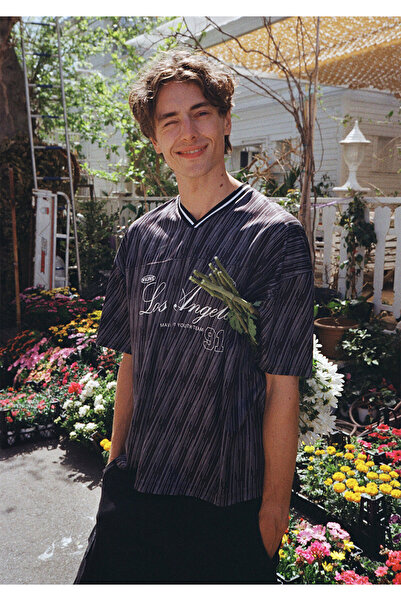 Mavi Los Angeles bedrucktes schwarzes Jersey-T-Shirt in Übergröße / weiter Schnitt 0612761-90556