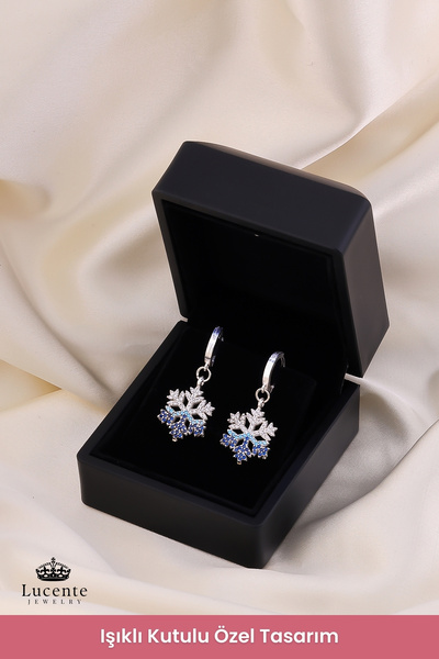 Lucente Jewellery Işıklı Hediye Kutulu 925 Ayar Luxury Serisi Mavi Beyaz Taşlı Kar Tanesi Gümüş Hediyelik Sevgiliye Eşe Kız Arkadaşa Anneye Doğum Günü Yılbaşı Hediyesi Kartanesi Şık & Zarif 1 Çift Sallantılı Halka Küpe