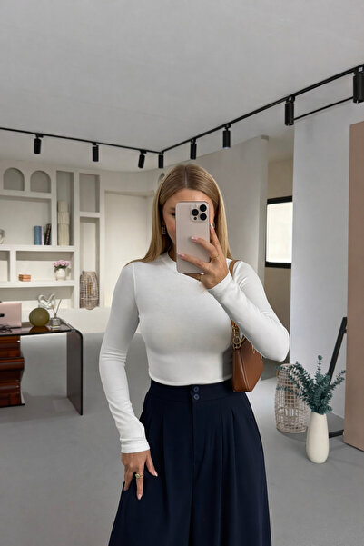 Sezgi Tekin Premium Seri Yumuşak Dokulu Likralı Beyaz Basic Bluz