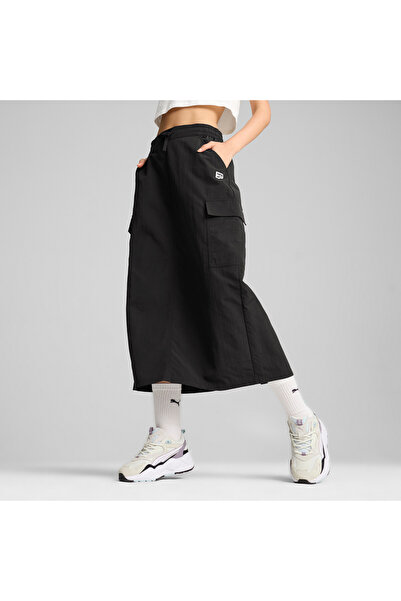 Puma تنورة نسائية متوسطة الطول من DOWNTOWN Cargo - سوداء