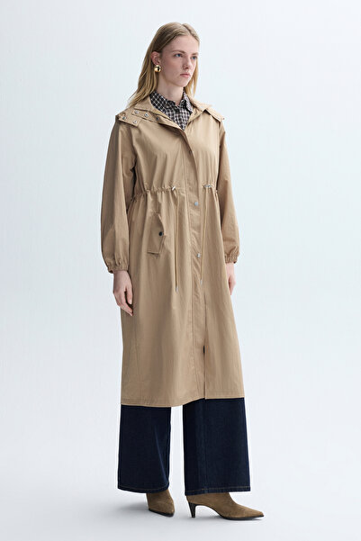 Mudo معطف واق من المطر طويل بغطاء للرأس ورباط عند الخصر