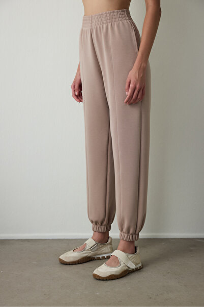 Penti Beigefarbener Modal-Jogger mit hoher Taille und Nahtdetails