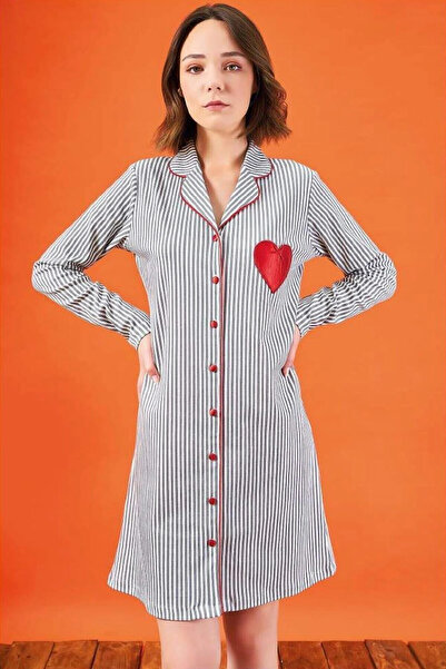 PJS 21801 Kadın Çizgili Düğmeli Biyeli Kalp Nakışlı Gecelik