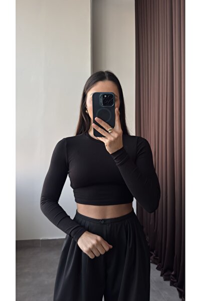 YOUR NAME Γυναικεία μπλούζα με λαιμόκοψη σε μαύρο χρώμα