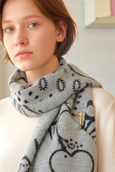 by Atelier Sarraf 14 ayar altın Çengelli İğne BROŞ