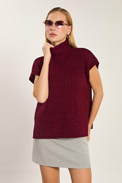 BARRELS AND OIL Women's Side Slit Turtleneck Knit Sweater - Plum