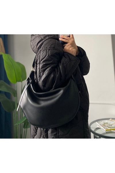 Nevalia Women's Black Soft Form Leather-Look Shoulder Bag-Gold Detailed Suitable for Daily Use
