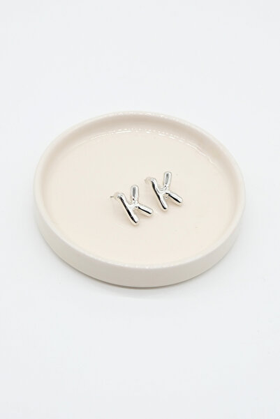 TAKIBOX أقراط فضية على شكل حرف K