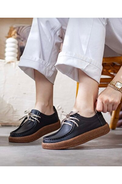 Yılmaz Exclusive حذاء نسائي مريح من الجلد الطبيعي باللون الأسود مع دعم للقدم