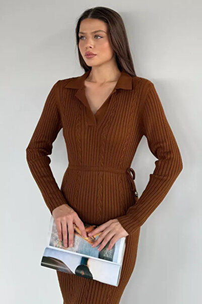 MODA BORSASI Γυναικείο μακρύ πλεκτό φόρεμα με λαιμόκοψη πόλο και δεμένο στη μέση