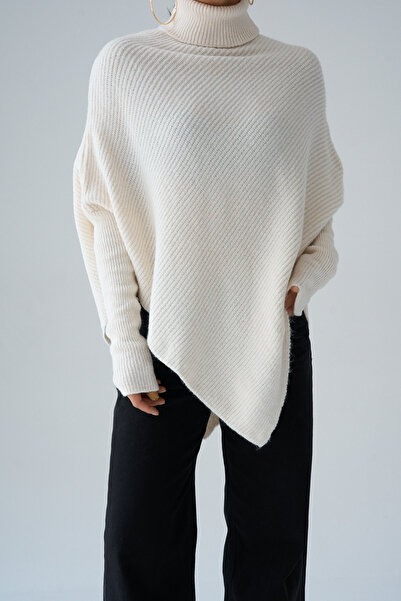 LOOSH Kadın Krem Balıkçı Yaka Asimetrik Kesim Kazak