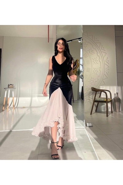 Razan Fashion Elegant and attractive women's dress in two colors: a mix of bl...