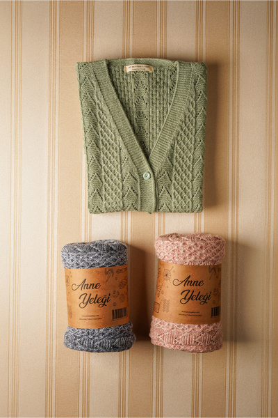 anne yeleği Klasik - Yün ve Pamuk Karışımlı, Düğmeli ve Cepli Örme Triko Yelek