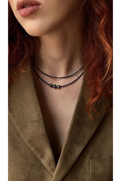 by Natalie قلادة مكونة من قطعتين باللون الأسود المعدني مع مشبك فولاذي فضي اللون