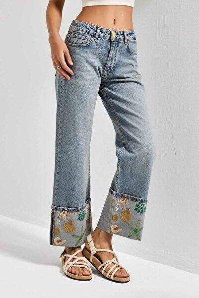 it's basic Women's Denim Color 4S6-65 Straight Fit Corn Turn up Elastane Fabric Leg Embroidery Design Denim Jean