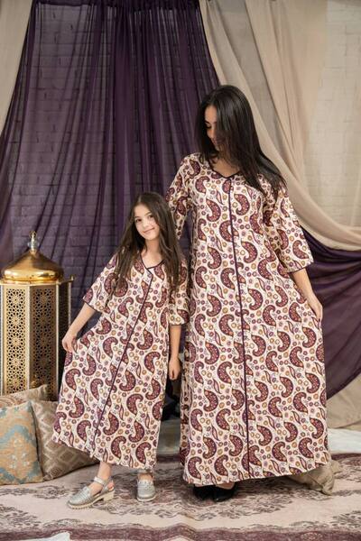 AFandina Mother and daughter jalabiya with a classic design and a modern touc...