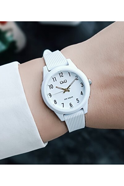 Q&Q Beyaz Renk Silikon Kayışlı 10 Atm Su Geçirmez Kol Saati